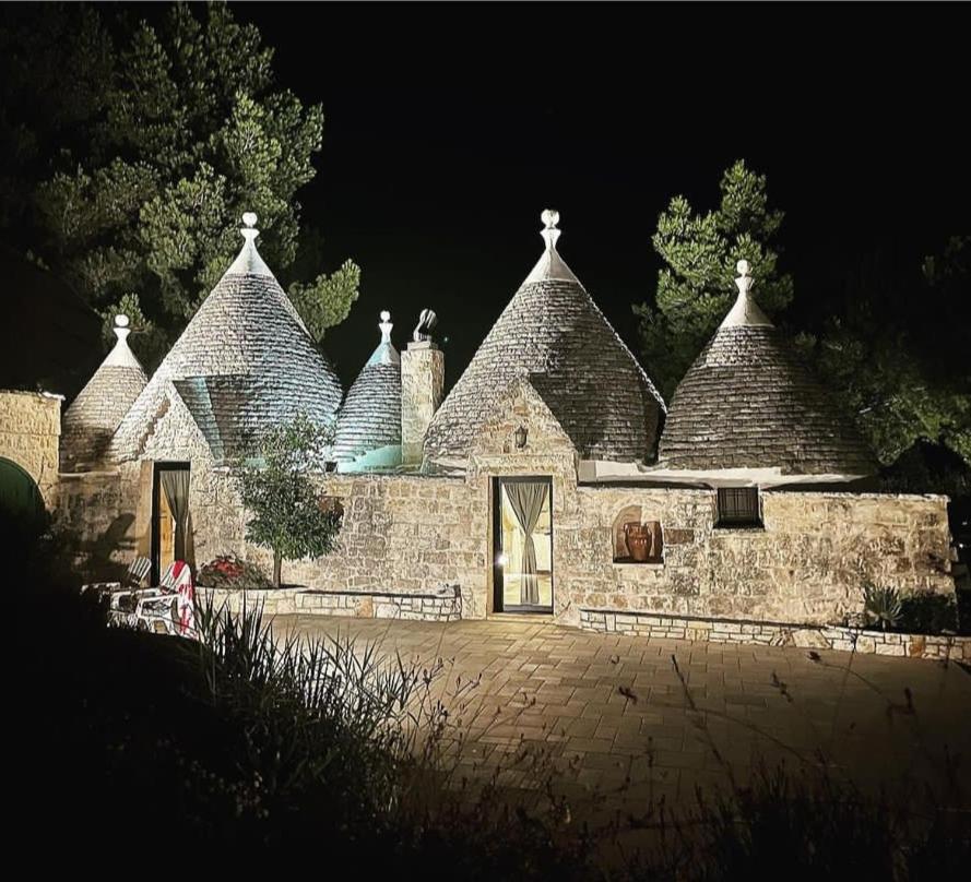 Trullo Bosco Libero Ostuni Exterior foto